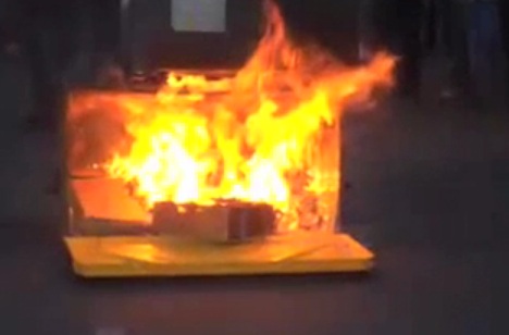 poubelle en feu